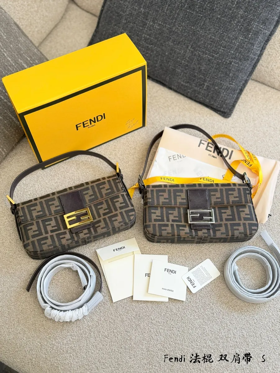 Fendi Baguette Crossbody Bag - 26 cm — source photograph 1 of 3