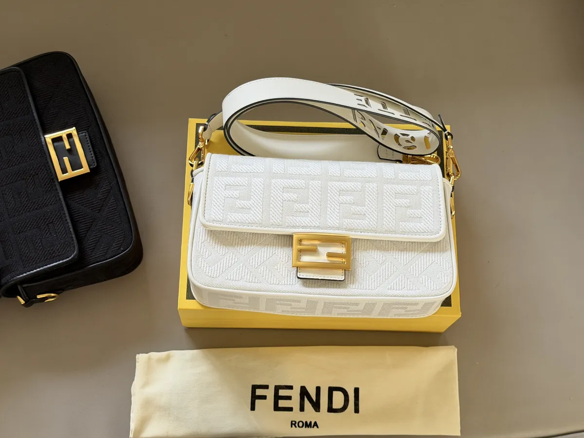 Fendi Baguette Openwork Crossbody Bag - 26 × 16 cm — source photograph 1 of 3