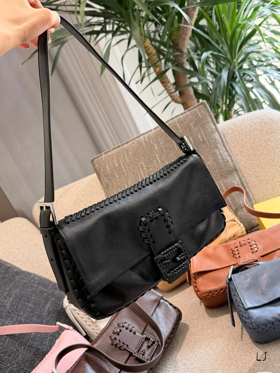 Fendi Baguette Woven Top Handle Bag - 28 cm — source photograph 1 of 3