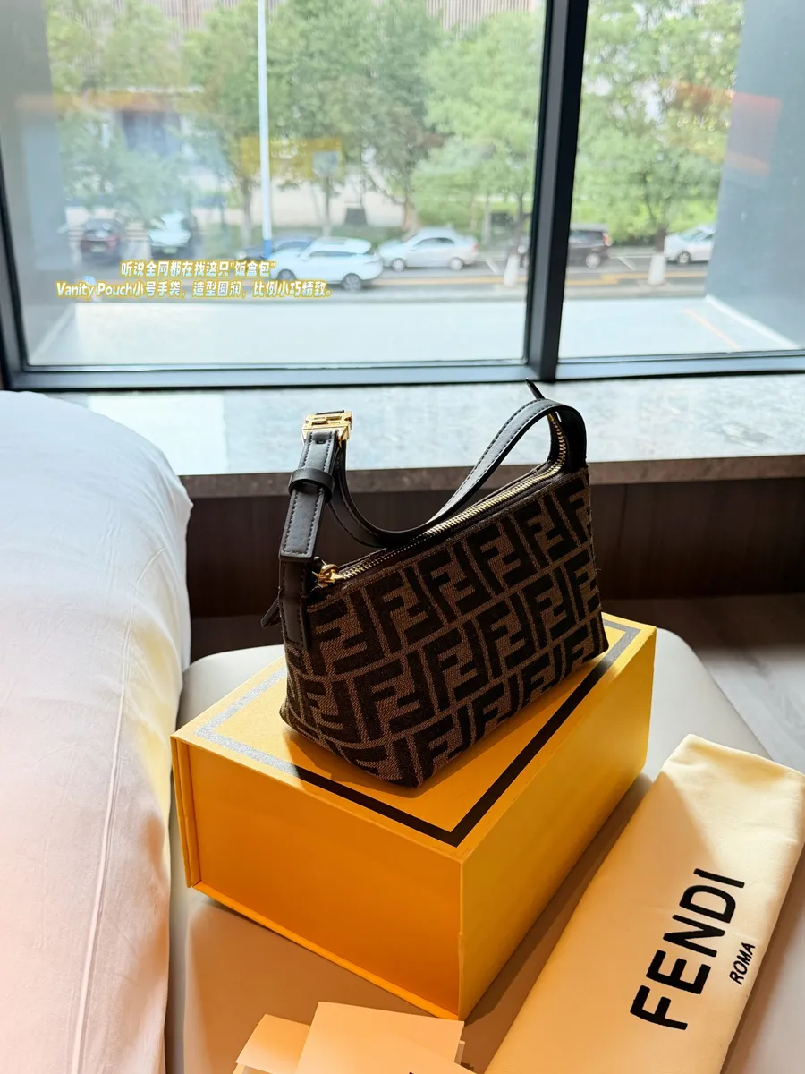 Fendi Satchel Bag - 21 × 11 cm — source photograph 1 of 3