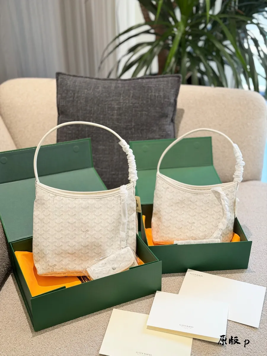 Goyard Canvas Monogram Shoulder Bag - 35 × 25 × 10 cm — source photograph 1 of 3