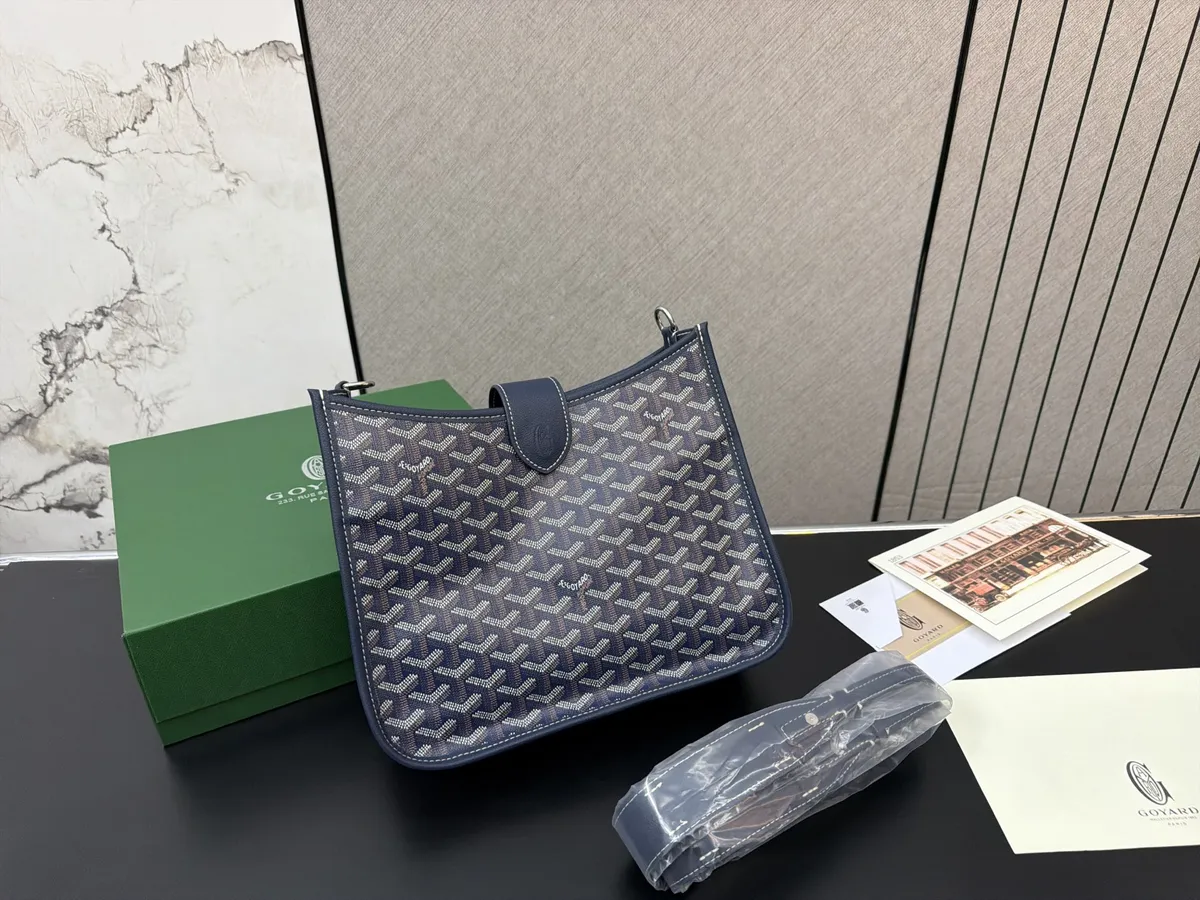 Goyard Canvas Printed Messenger Bag - 22 × 28 cm — source photograph 1 of 3