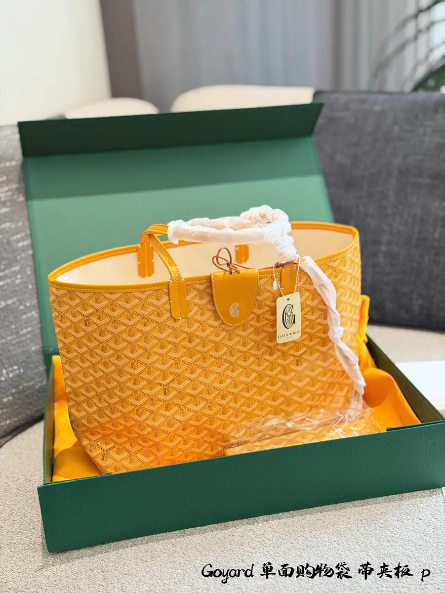 Goyard Tote Bag - 35 cm — source photograph 1 of 3