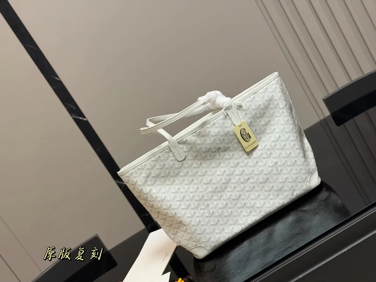 Goyard Tote Bag Replica - 23 cm — source photograph 1 of 3