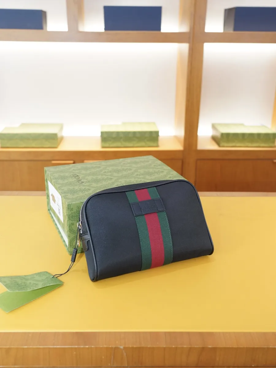 Gucci Belt Bag — source photograph 1 of 3