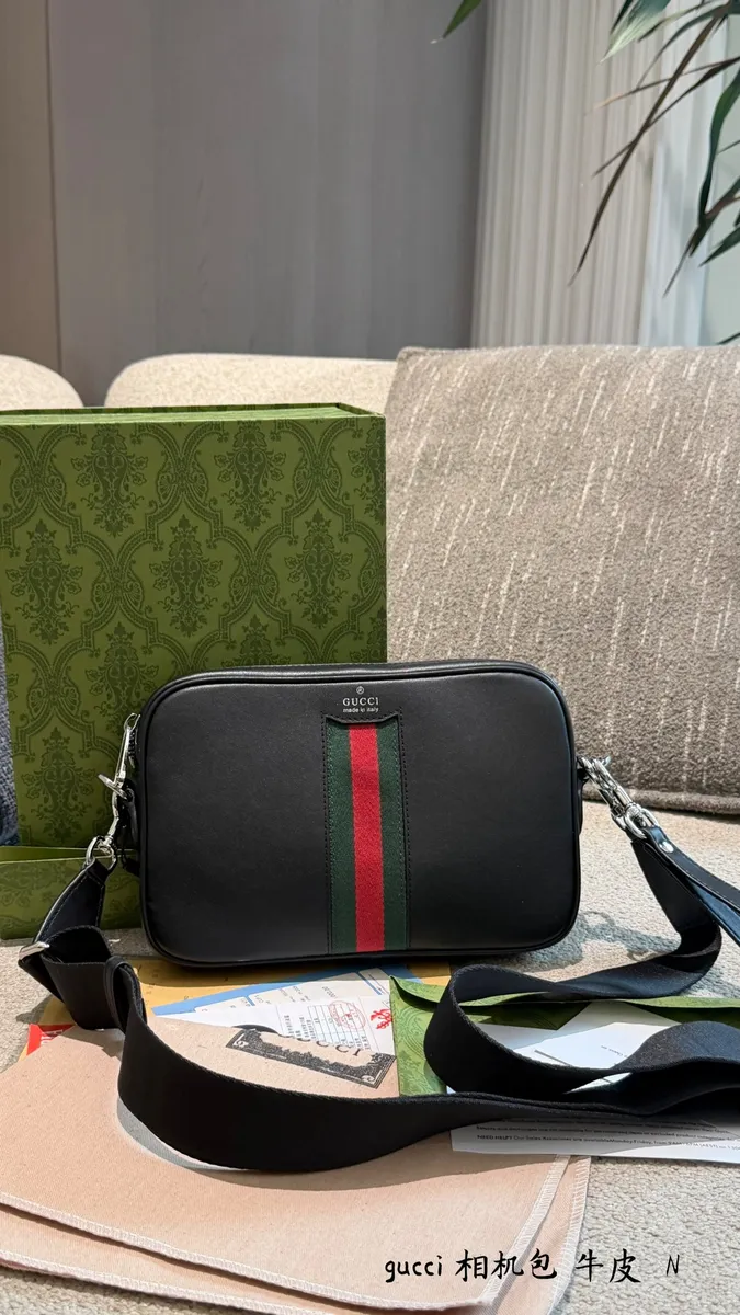Gucci Camera Bag — source photograph 1 of 3
