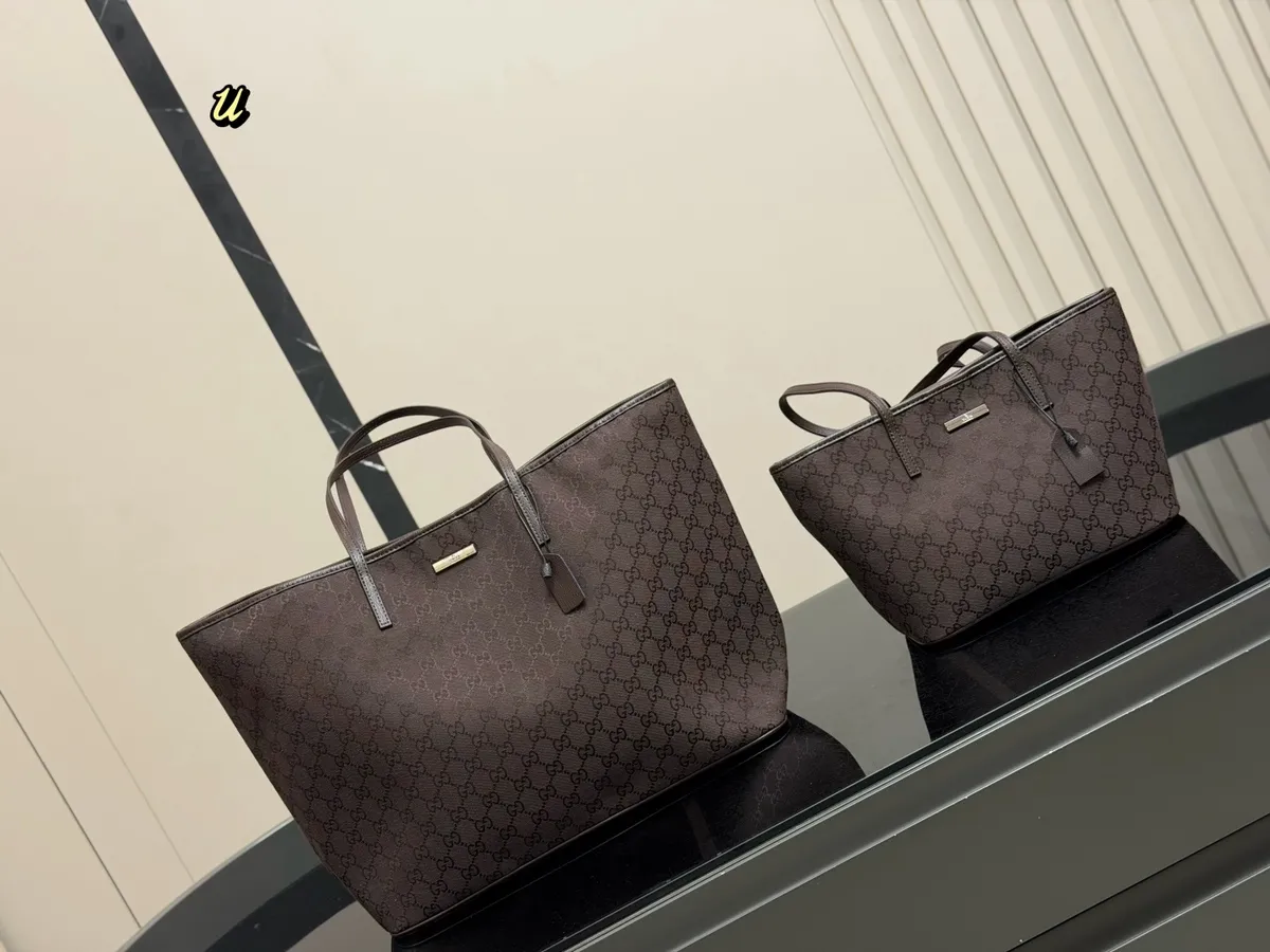 Gucci Canvas Tote Bag - 25 × 20 cm Options — source photograph 1 of 3