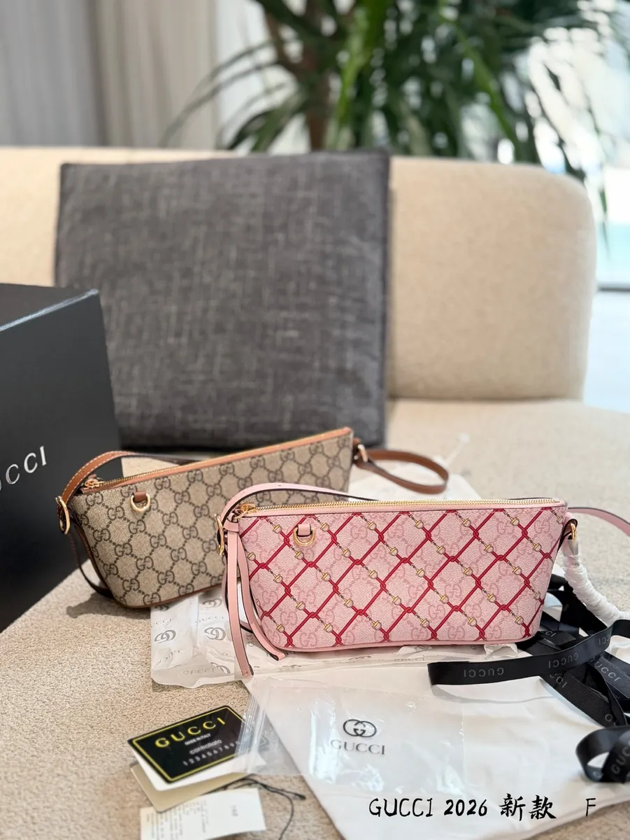 Gucci Check Canvas Crossbody Bag - 25 cm — source photograph 1 of 3