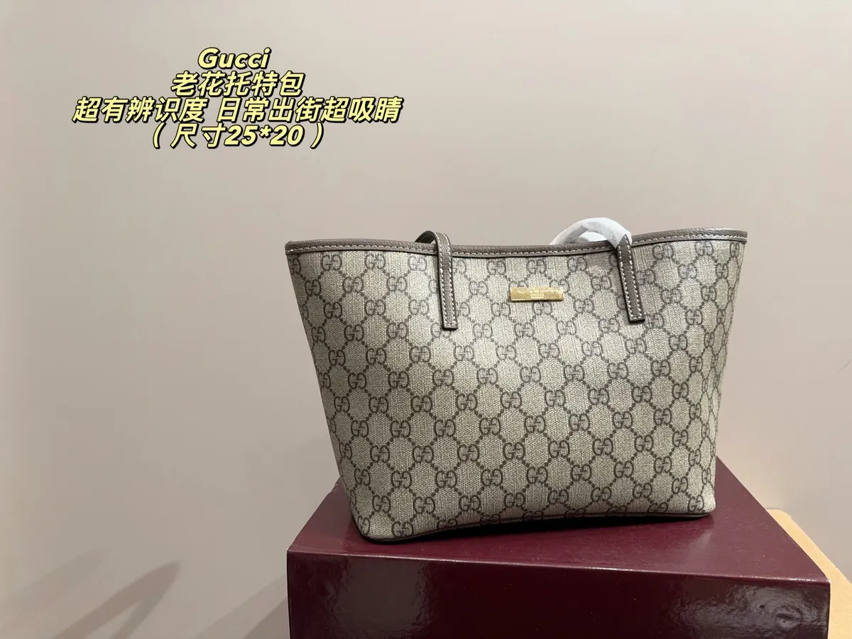 Gucci Denim Canvas Tote Bag — source photograph 1 of 3
