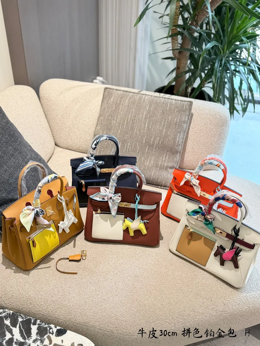 Hermès Birkin Handbag — source photograph 1 of 3