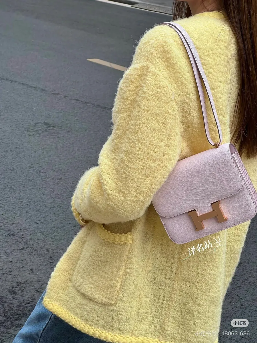 Hermès Constance Handbag - 19 cm — source photograph 1 of 3