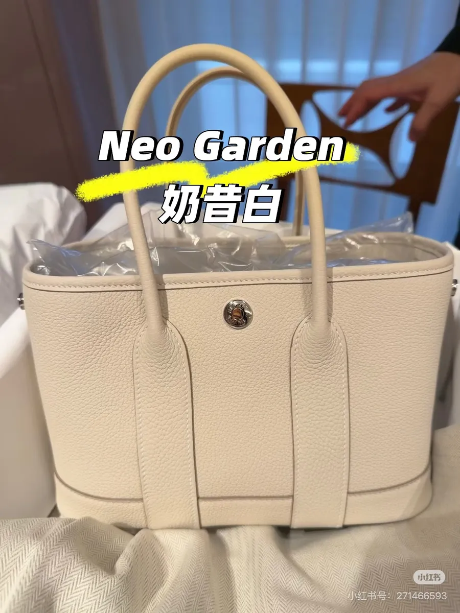 Hermès Mini Bag — source photograph 1 of 3