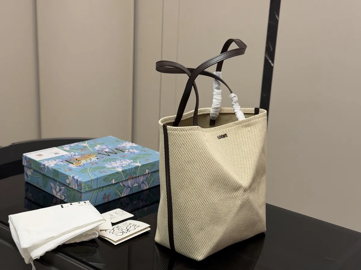 Loewe Canvas Tote Bag - 26 × 30 cm — source photograph 1 of 3