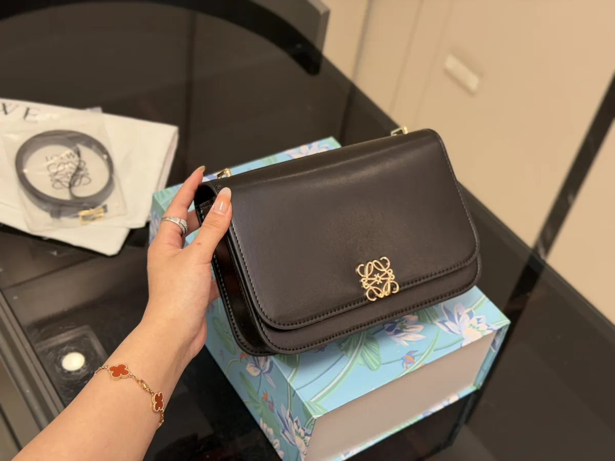 Loewe Gate Crossbody Bag - 22 × 16 cm — source photograph 1 of 3