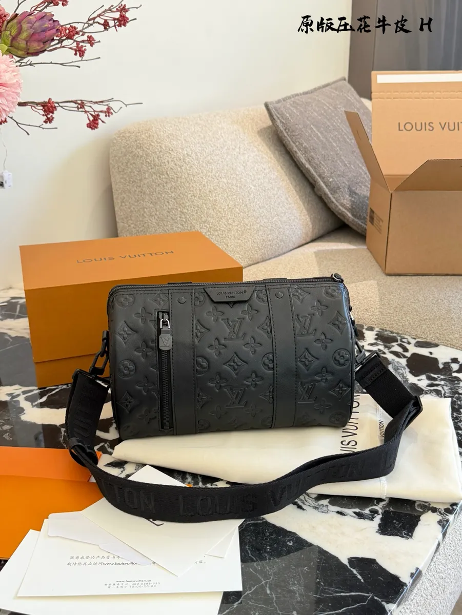 Louis Vuitton City Keepall Monogram Crossbody Bag - 27 × 17 × 13 cm — source photograph 1 of 3