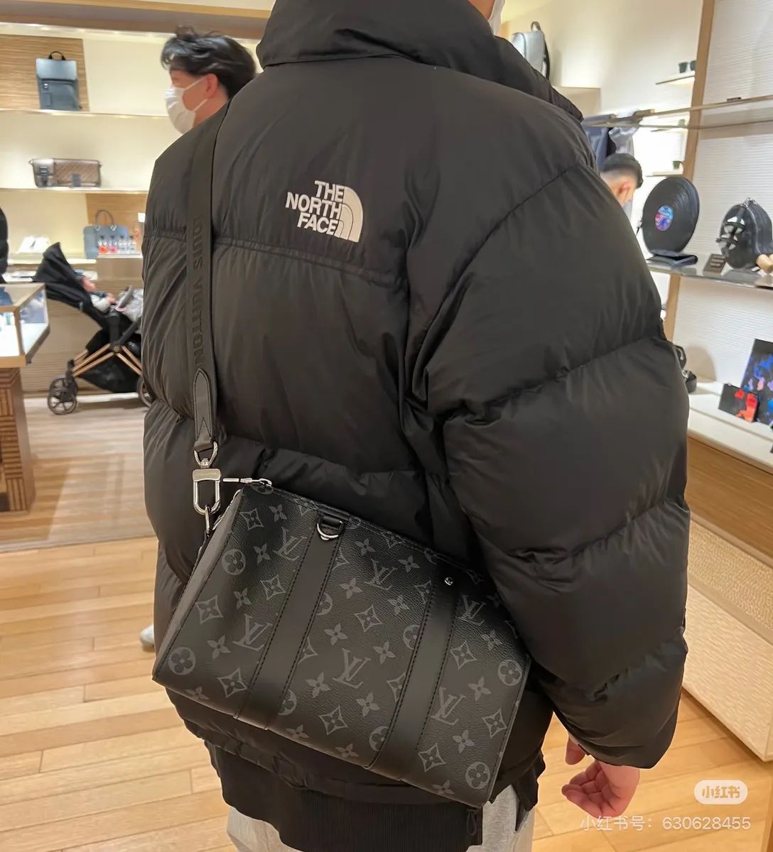 Louis Vuitton Keepall Handbag — source photograph 1 of 3