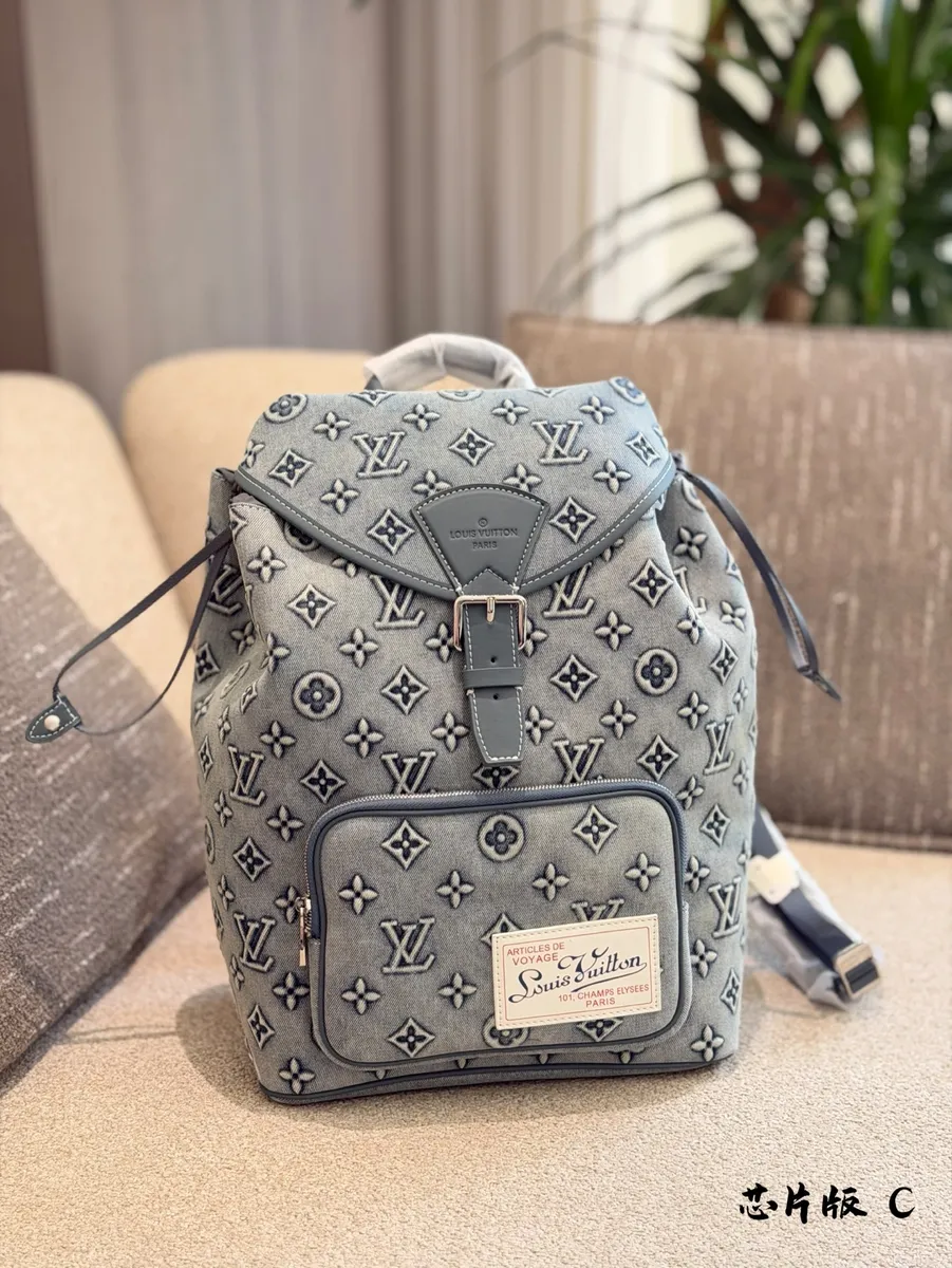 Louis Vuitton Montsouris Denim Monogram Backpack - 32 × 40 × 19 cm — source photograph 1 of 3