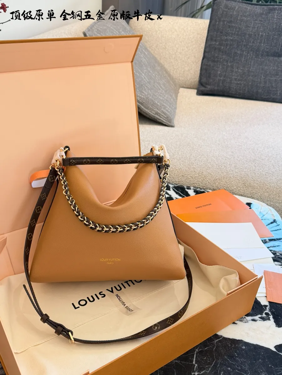 Louis Vuitton Multipass Chain Crossbody Bag — source photograph 1 of 3