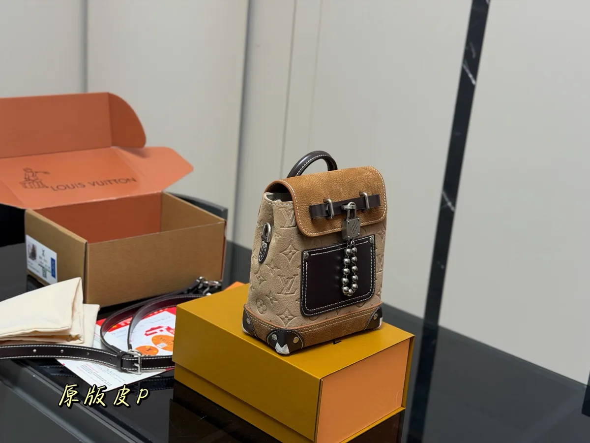 Louis Vuitton Nano Backpack - 20 × 16 cm — source photograph 1 of 3