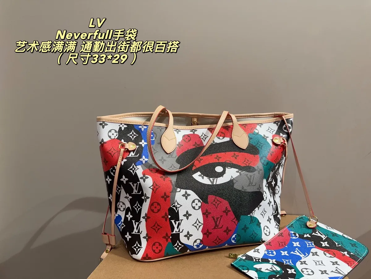 Louis Vuitton Neverfull Canvas Monogram Handbag — source photograph 1 of 3