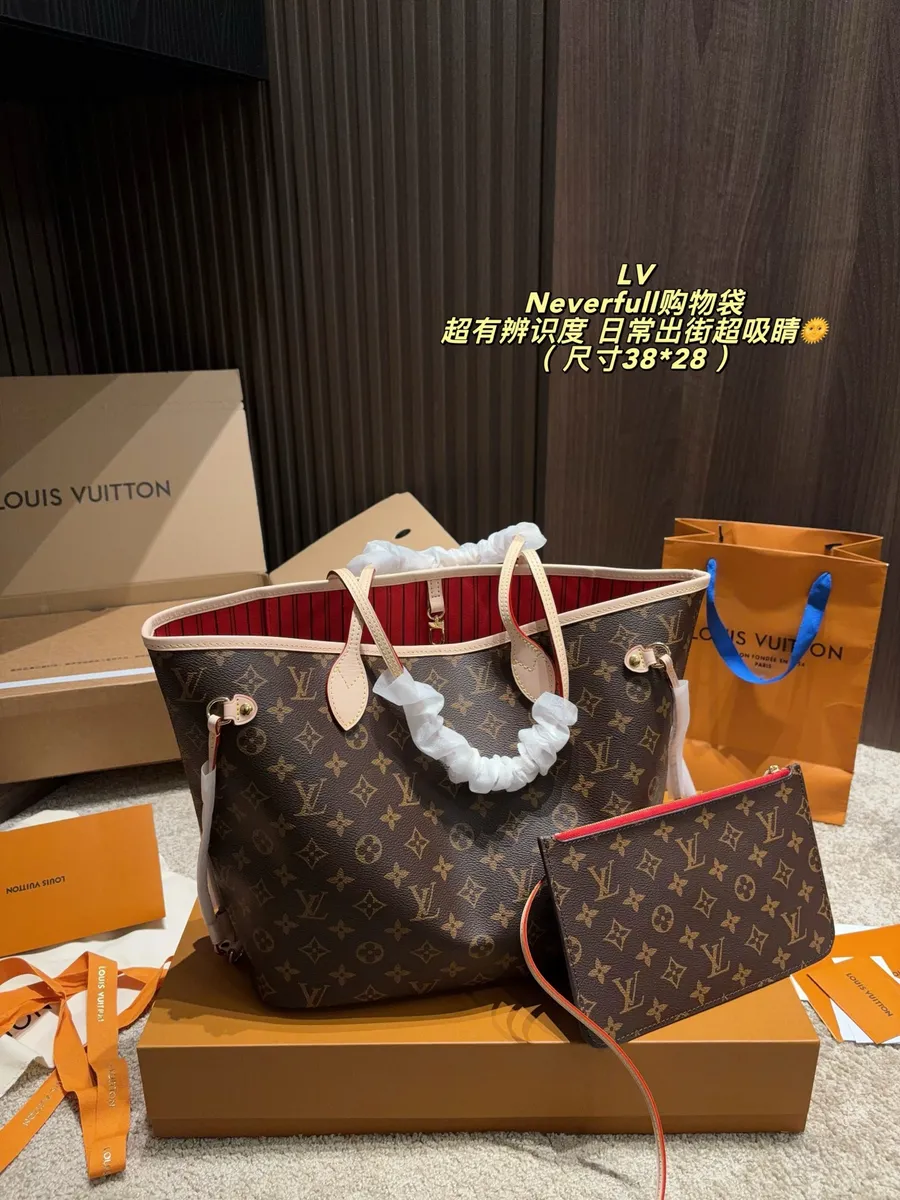 Louis Vuitton Neverfull Canvas Monogram Tote Bag — source photograph 1 of 3