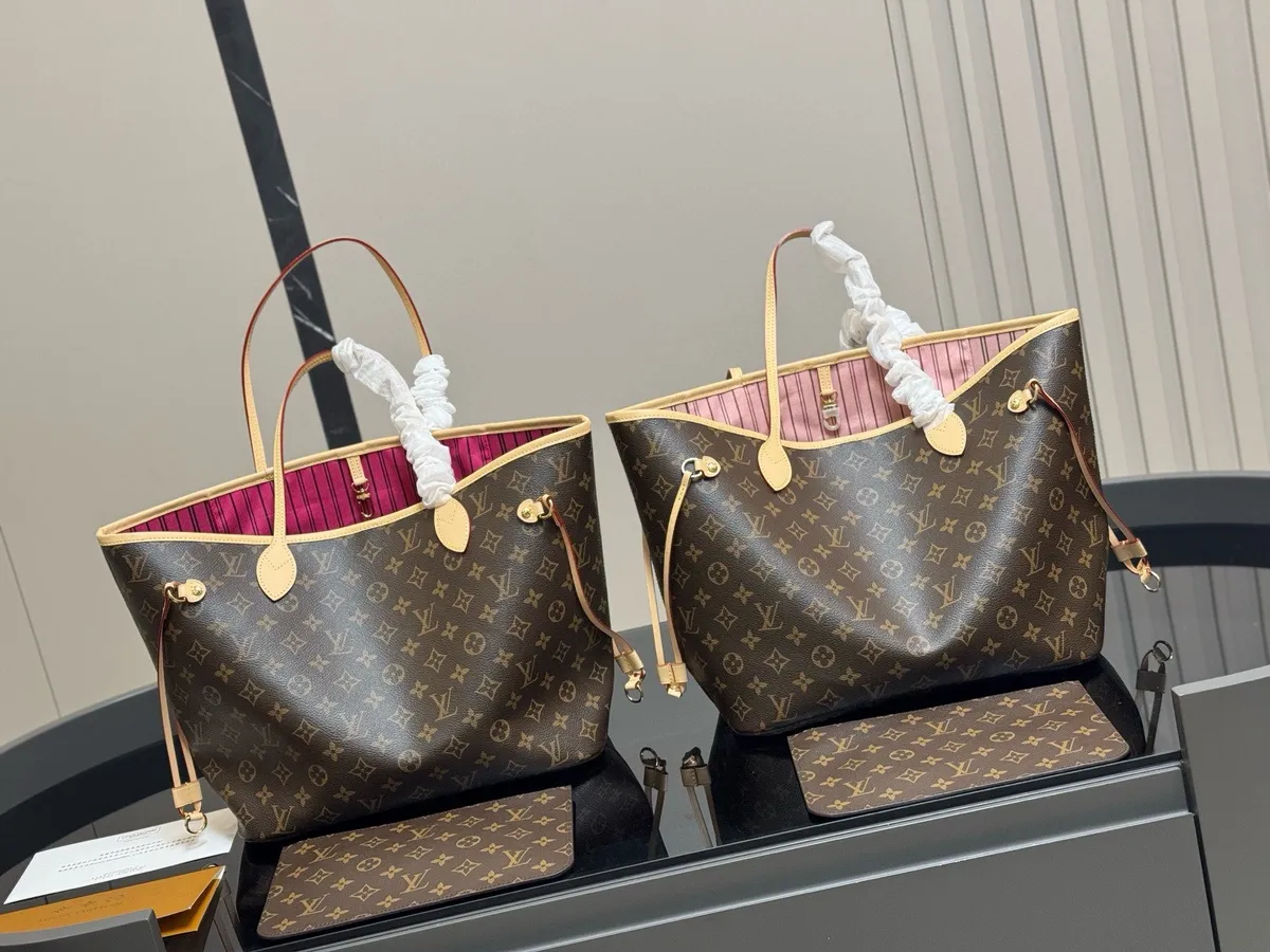 Louis Vuitton Neverfull Tote Bag — source photograph 1 of 3