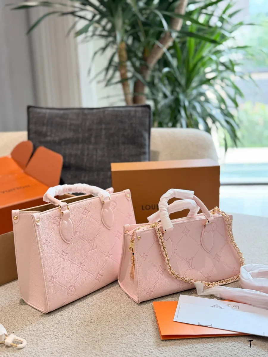 Louis Vuitton OnTheGo Monogram Shoulder Bag — source photograph 1 of 3