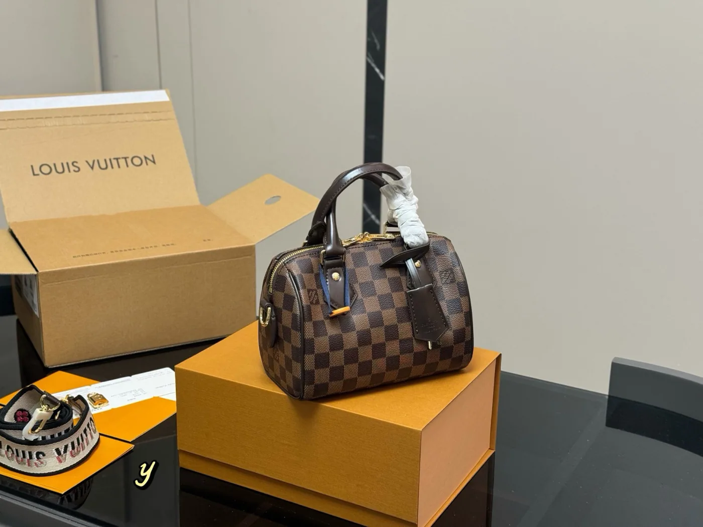Louis Vuitton Speedy 20 Damier Satchel, brown — full satchel
