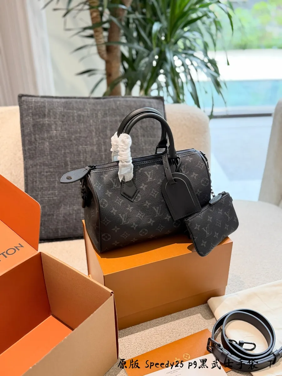 Louis Vuitton Speedy Monogram Crossbody Bag - 25 × 17 × 12 cm — source photograph 1 of 3
