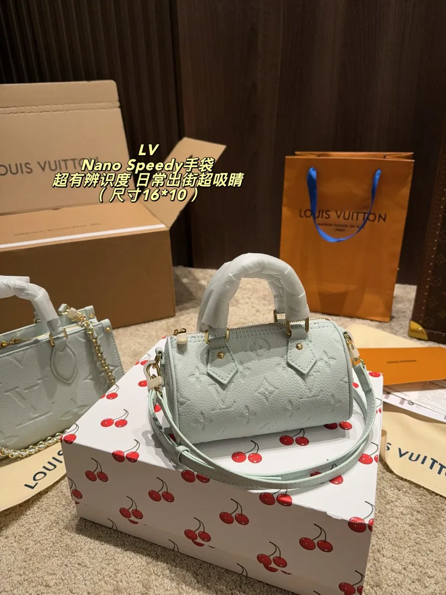 Louis Vuitton Speedy Monogram Crossbody Bag — source photograph 1 of 3