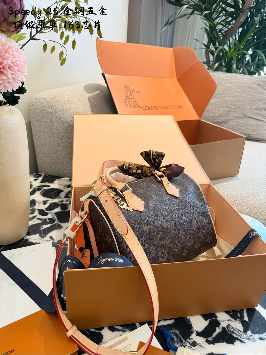 Louis Vuitton Speedy Monogram Shoulder Bag — source photograph 1 of 3