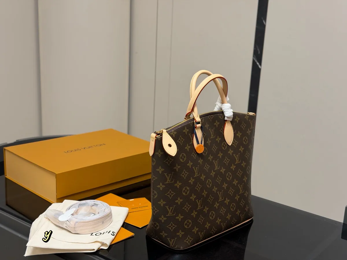 Louis Vuitton Turenne Satchel Bag - 31 × 28 cm — source photograph 1 of 3