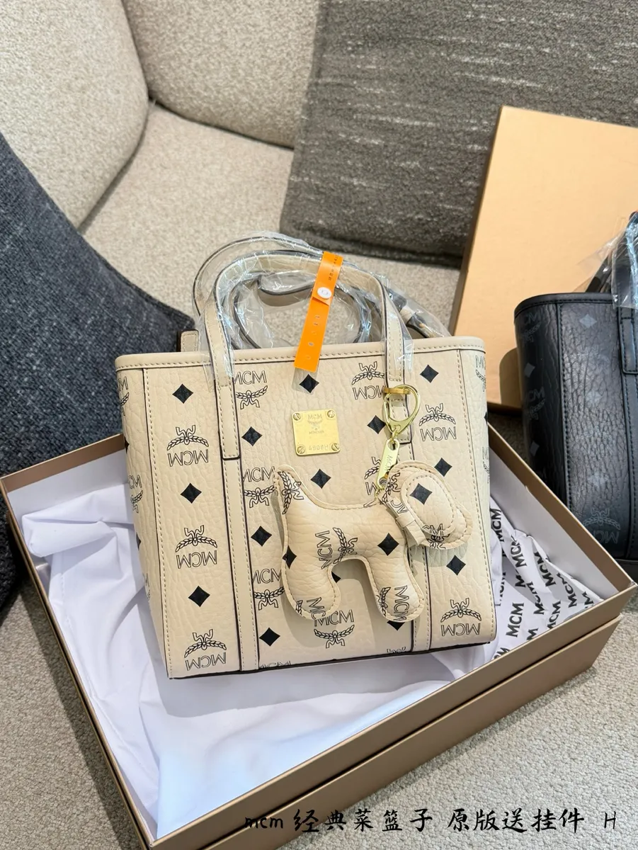 MCM Bucket Bag Replica — source photograph 1 of 3