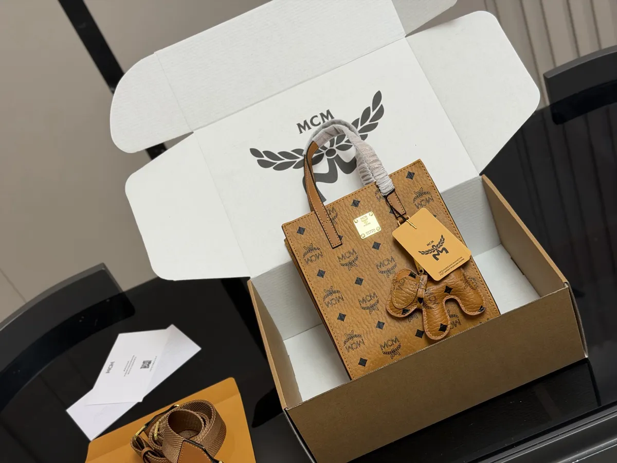 MCM Crossbody Bag - 20 × 22 cm — source photograph 1 of 3