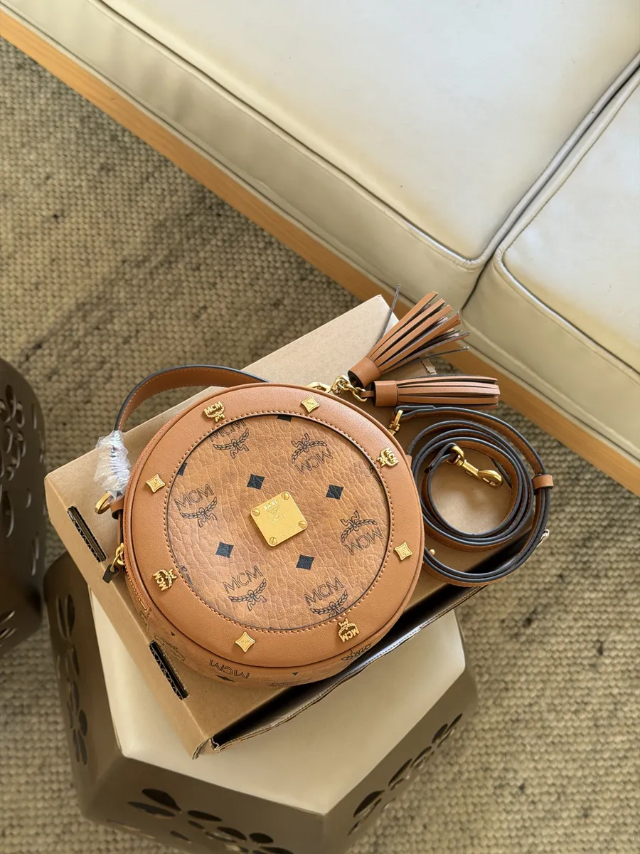 MCM Handbag - 18.5 cm — source photograph 1 of 3