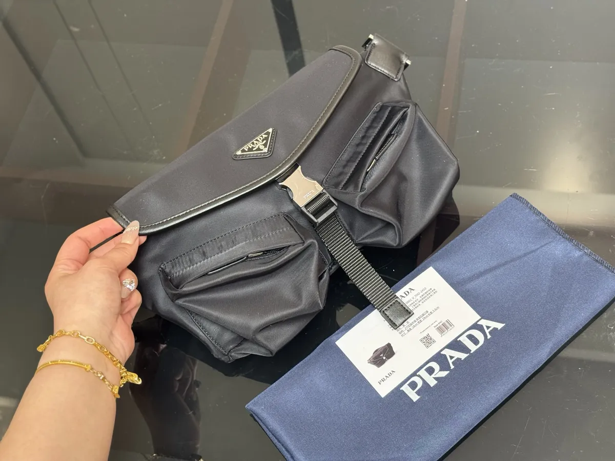 Prada Belt Bag - 27 × 17 cm — source photograph 1 of 3