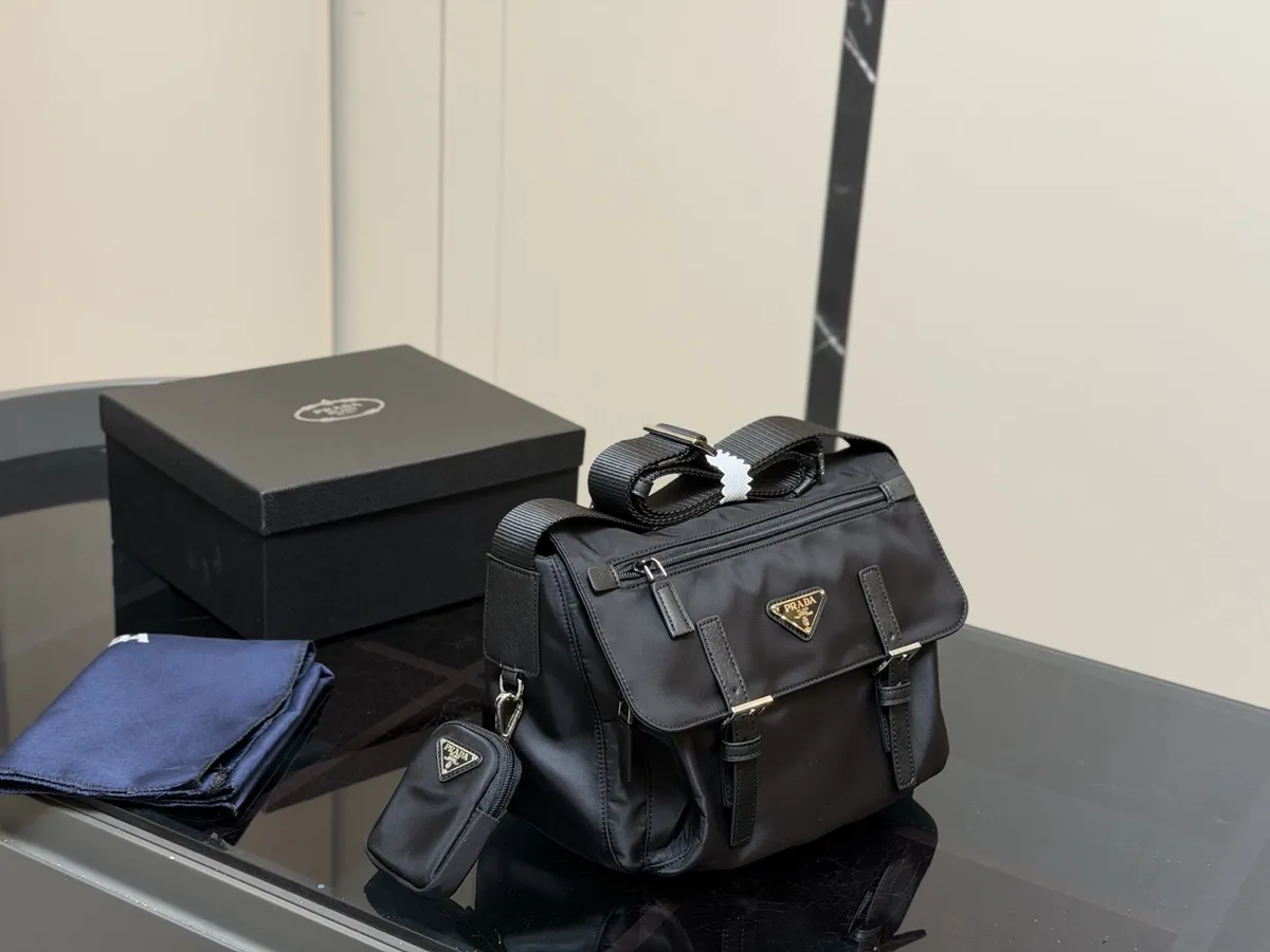 Prada Messenger Bag - 25 × 21 cm — source photograph 1 of 3