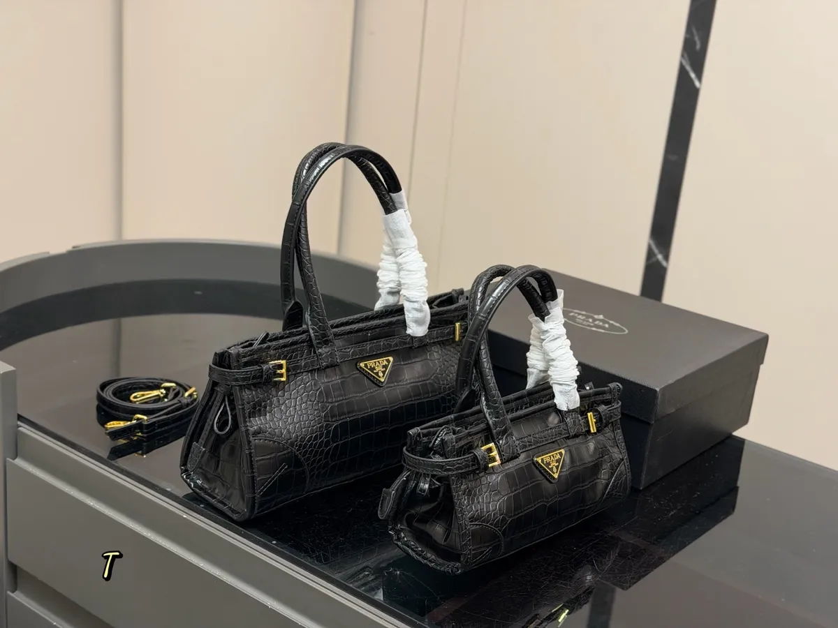 Prada Shoulder Bag - 24 cm Options — source photograph 1 of 3