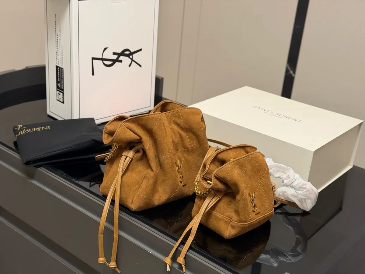 Saint Laurent Jamie Chain Mini Bag - 23 × 20 cm Options — source photograph 1 of 3