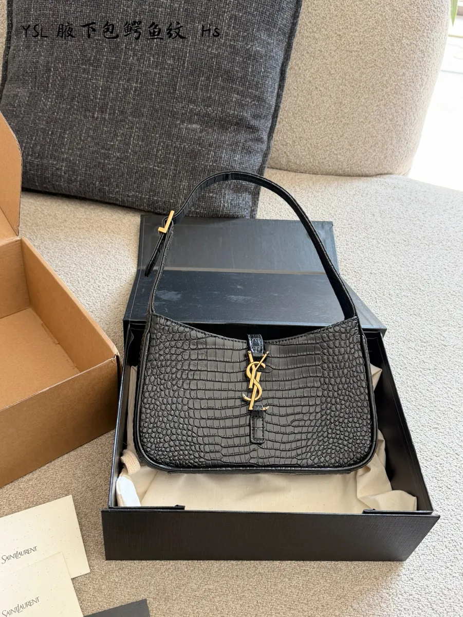 Saint Laurent Le 5 A 7 Shoulder Bag - 25 × 6 × 14 cm — source photograph 1 of 3