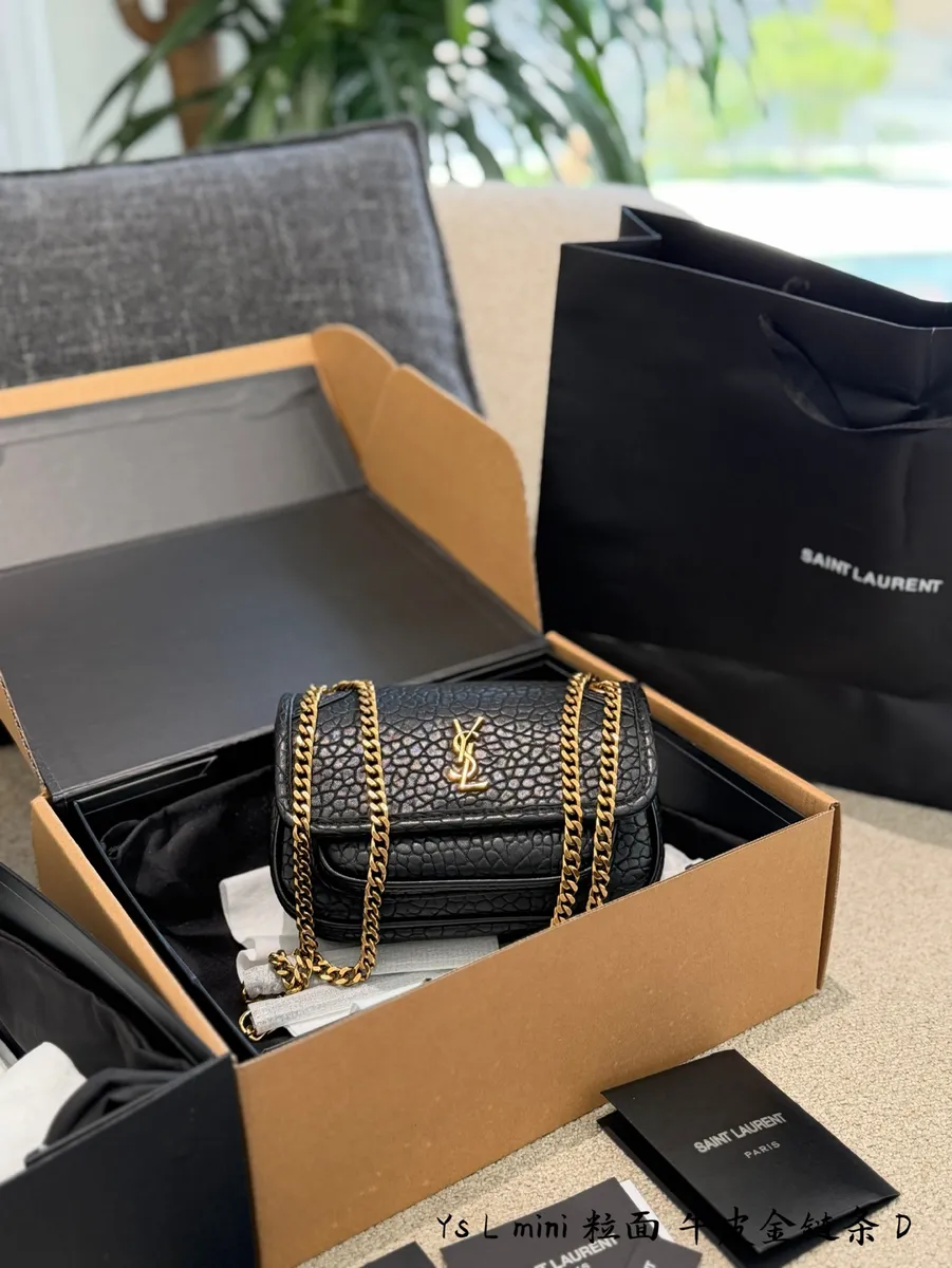 Saint Laurent Niki Chain Crossbody Bag - 18 cm — source photograph 1 of 3