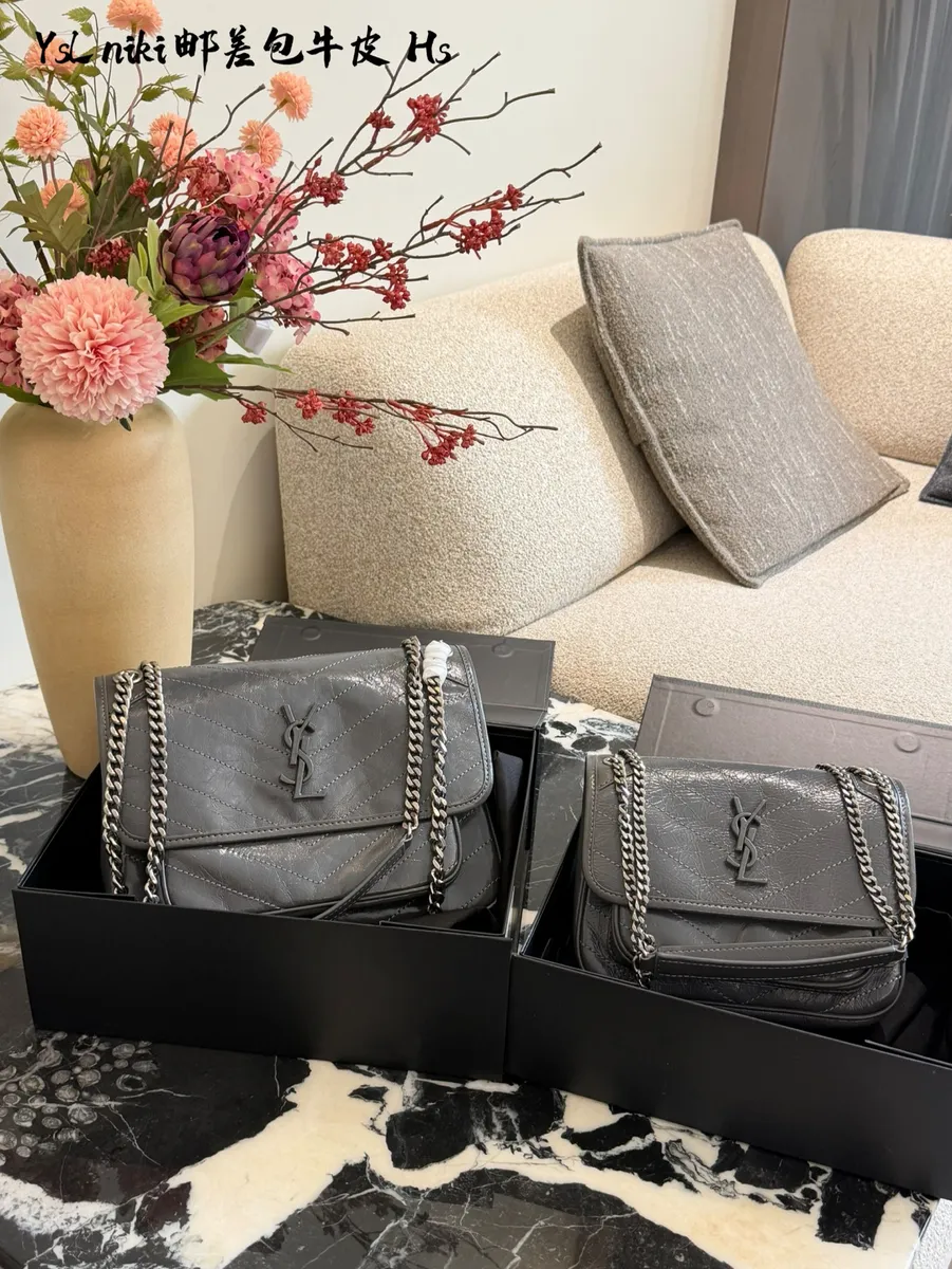 Saint Laurent Niki Chain Crossbody Bag - 28 × 17 × 7 cm — source photograph 1 of 3