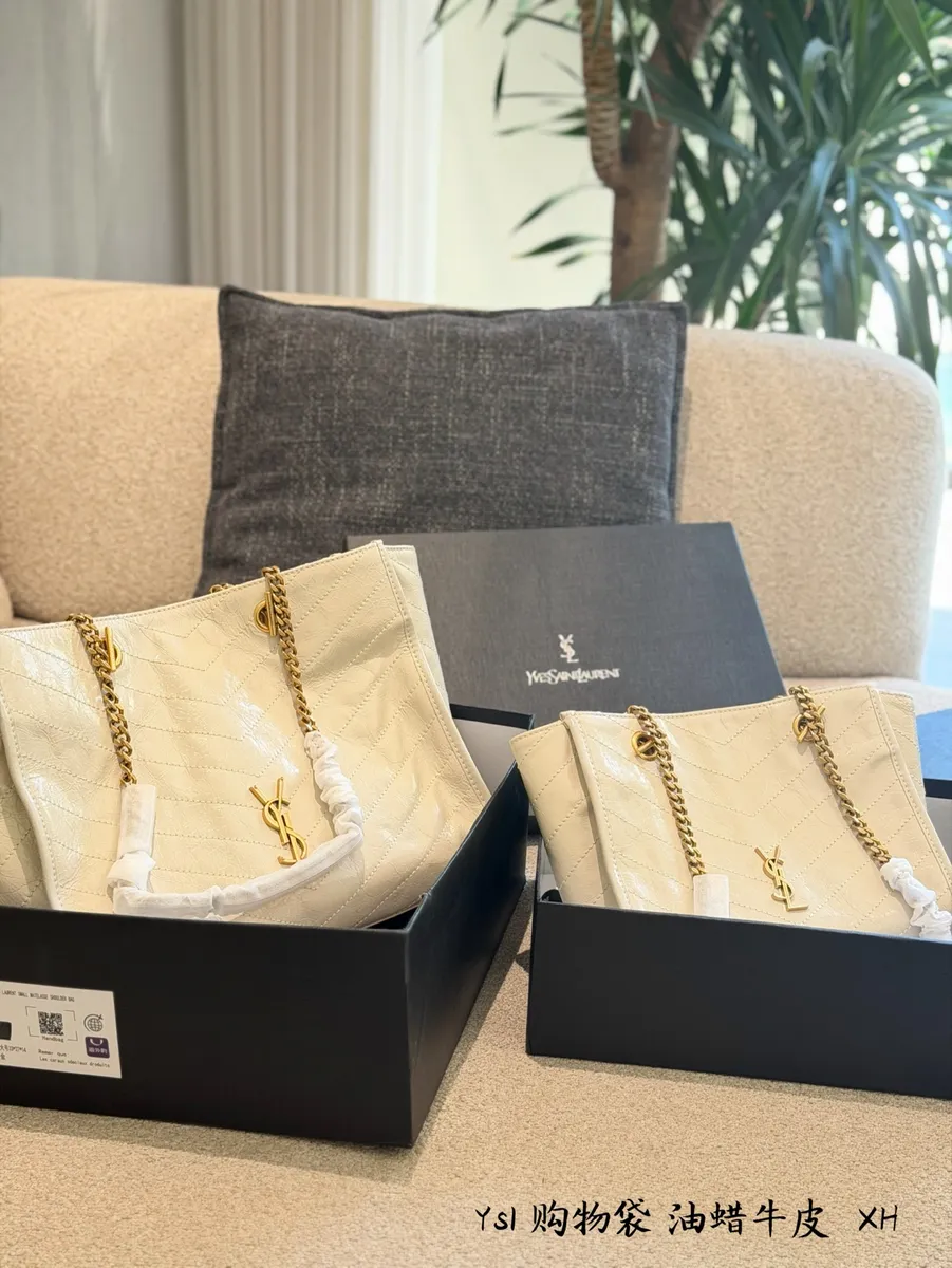 Saint Laurent Niki Quilted Chain Tote Bag - 25 cm Options — source photograph 1 of 3