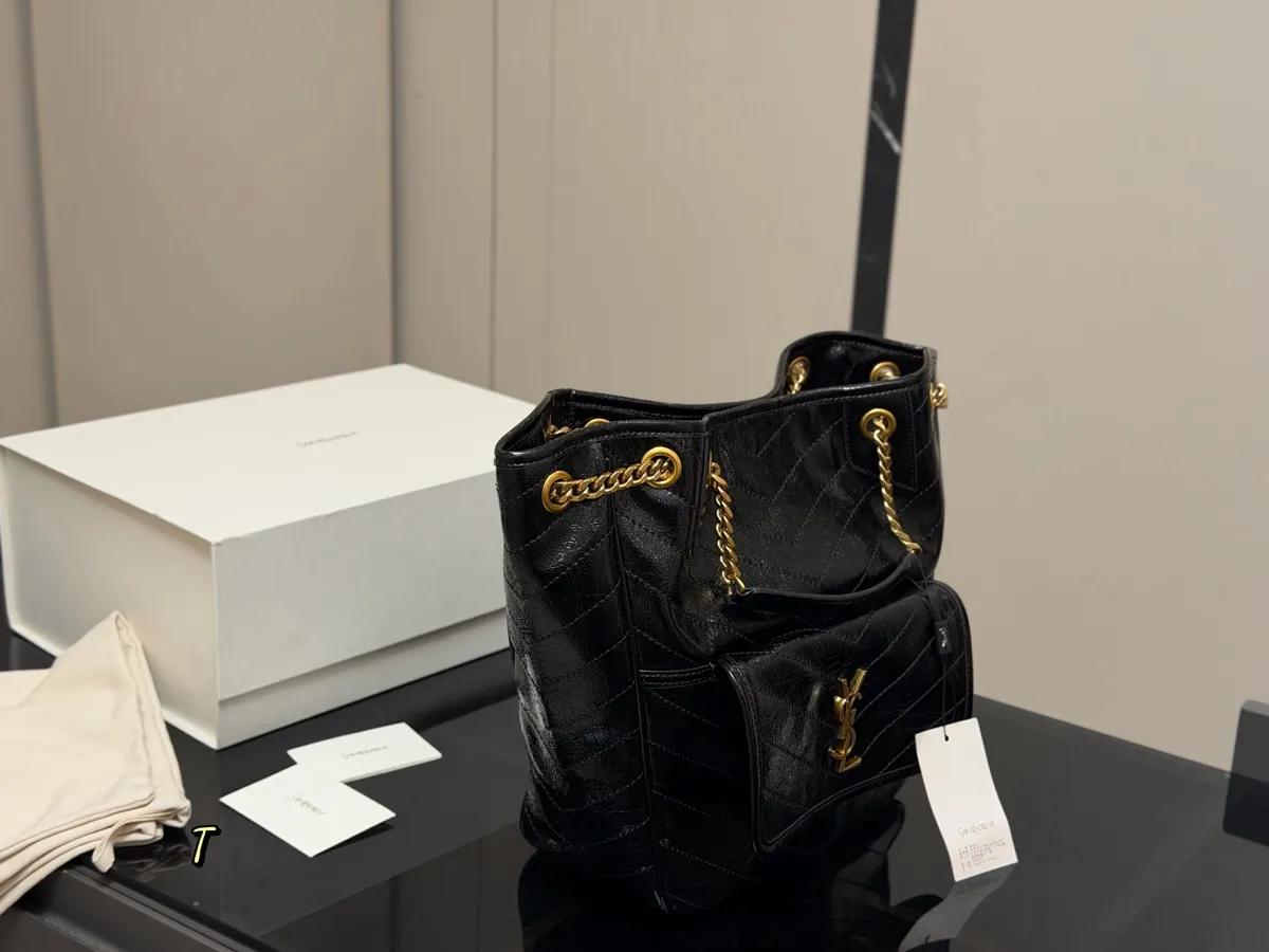 Saint Laurent Niki Tote Bag - 26 × 30 cm — source photograph 1 of 3