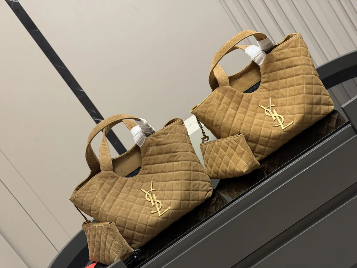 Saint Laurent Quilted Tote Bag - 30 × 28 cm — source photograph 1 of 3