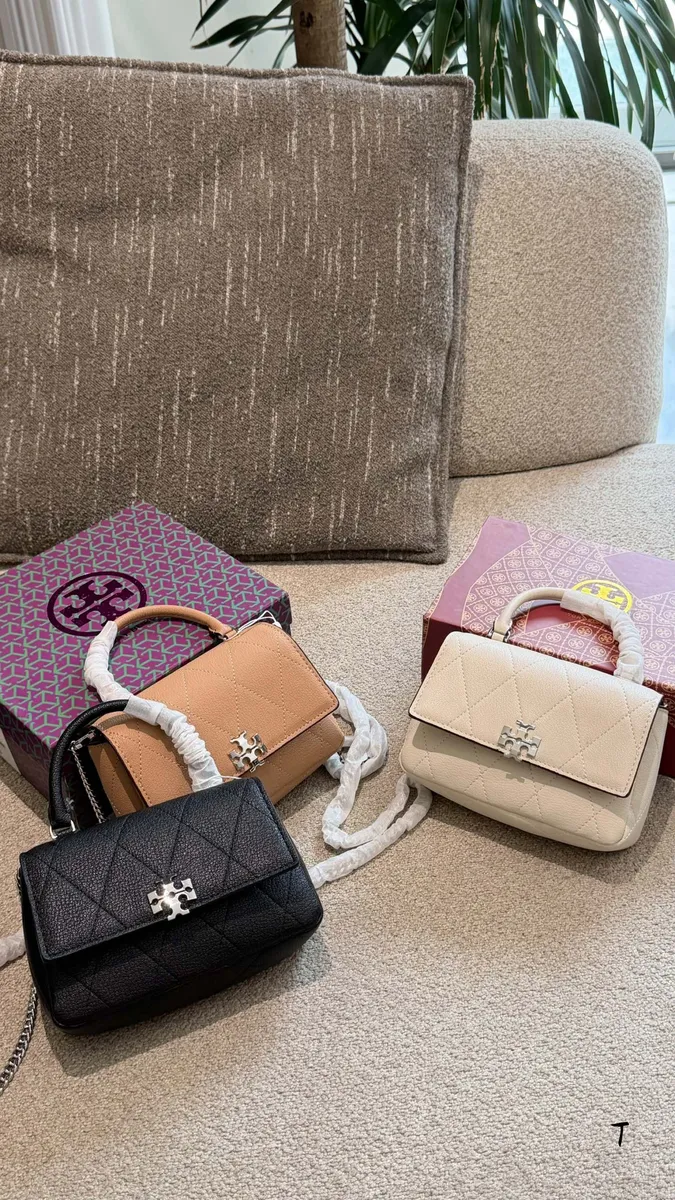 Tory Burch Quilted Chain Crossbody Bag - 12 cm Options — source photograph 1 of 3